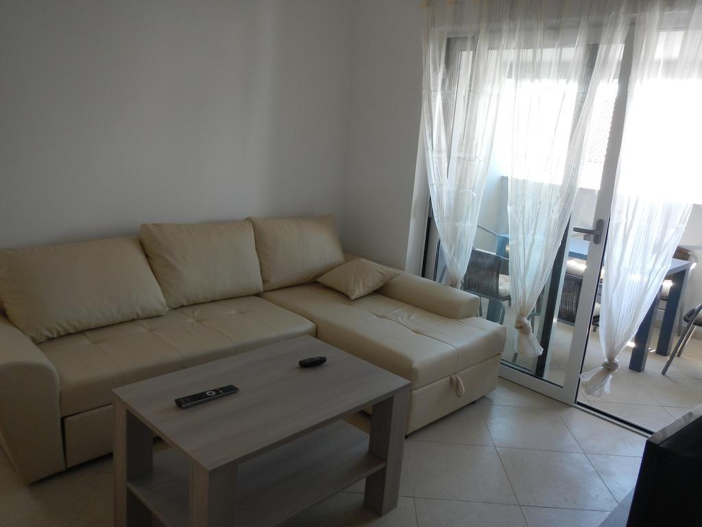 Apartments Eva Malinska Ruang foto