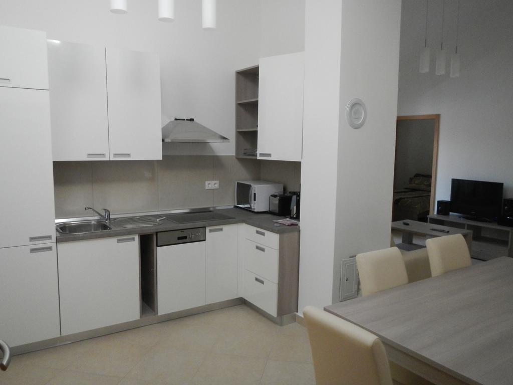 Apartments Eva Malinska Ruang foto